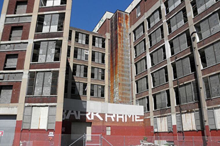 The former Roberto Clemente School in Hunting Park should be demolished, City Controller Alan Butkovitz urged.