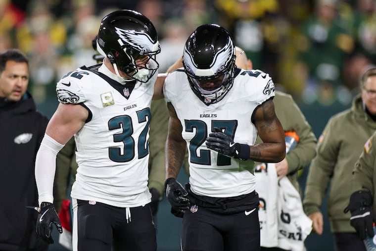 Reed Blankenship (32), Quinyon Mitchell and the Eagles secondary could have their hands full with Keenan Allen and the Chargers receivers on Monday night.