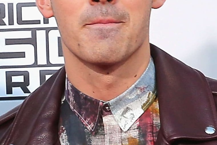 Joe Jonas says he's cool with his gay fans.