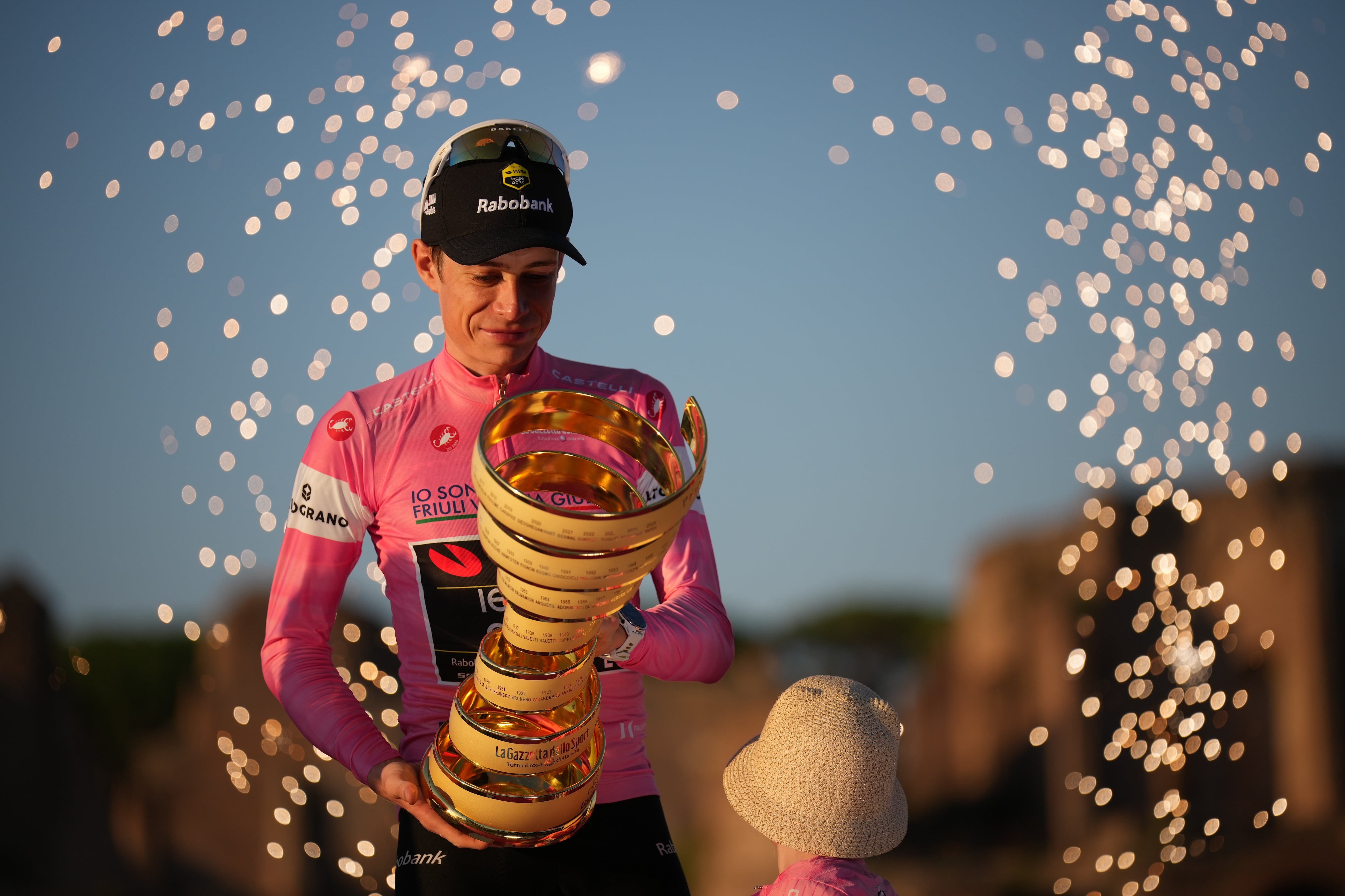 Jonas Vingegaard wins Giro d’Italia to become the eighth male rider to win all 3 Grand Tours