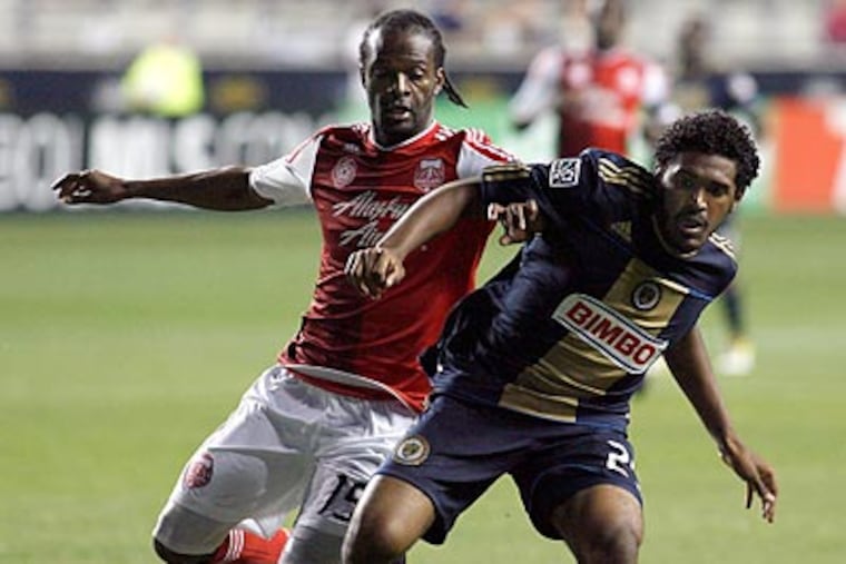 Sheanon Williams signed an extension with the Union that will keep him in Philadelphia until the 2015 season. (H. Rumph Jr/AP)