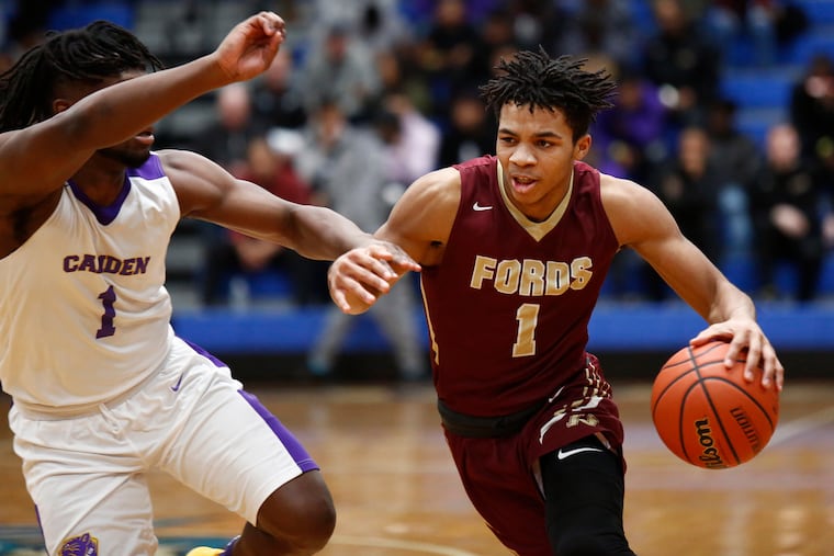 Haverford School guard Jameer Nelson drives to the basket.