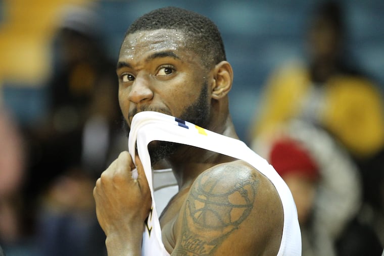 Traci Carter of La Salle reacts after their 59-56 loss to George Washington on Jan. 16, 2019. La Salle led most of the game.