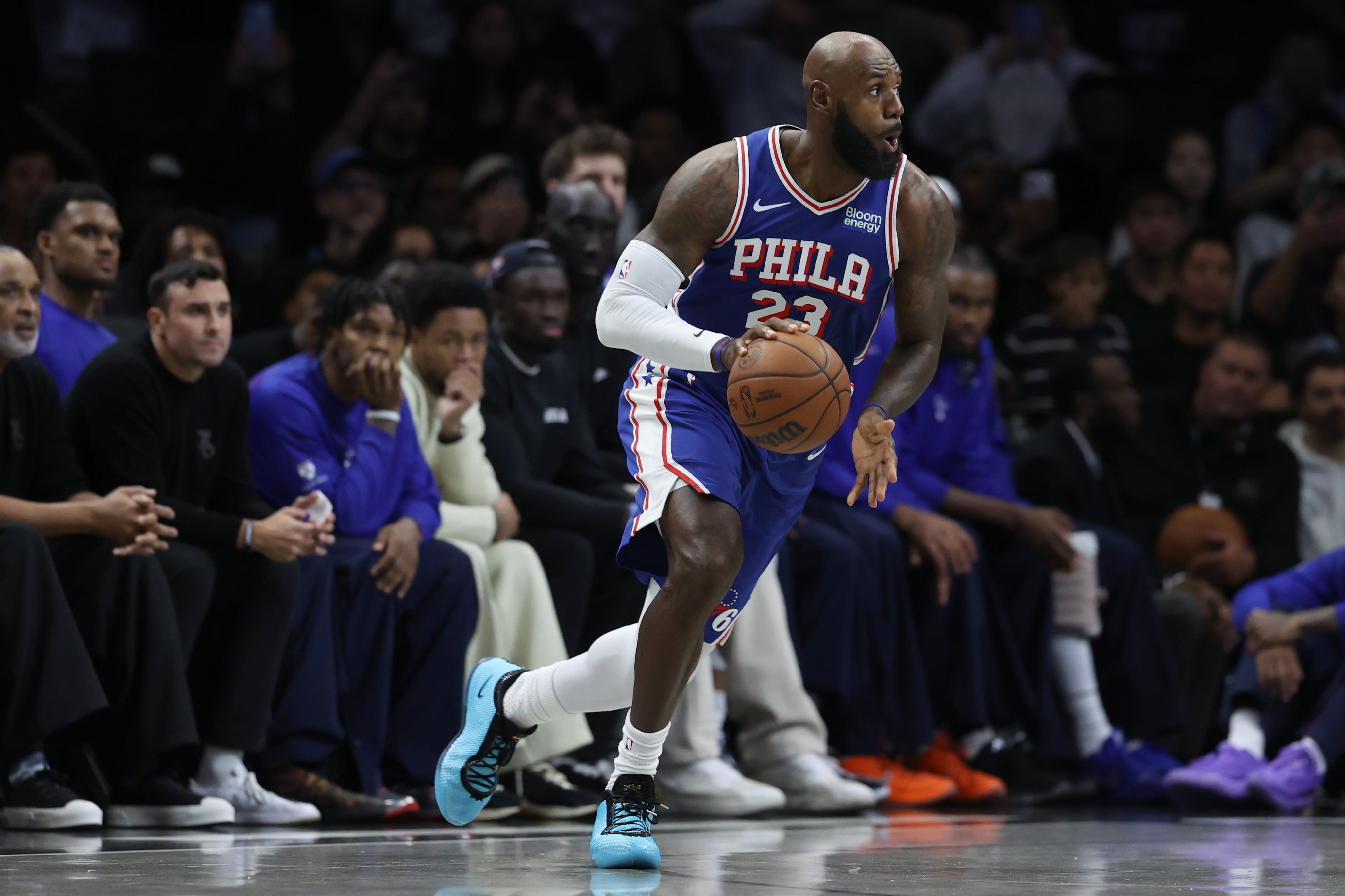 LeBron James Makes Preseason Debut With 76ers, Focuses on Facilitation
