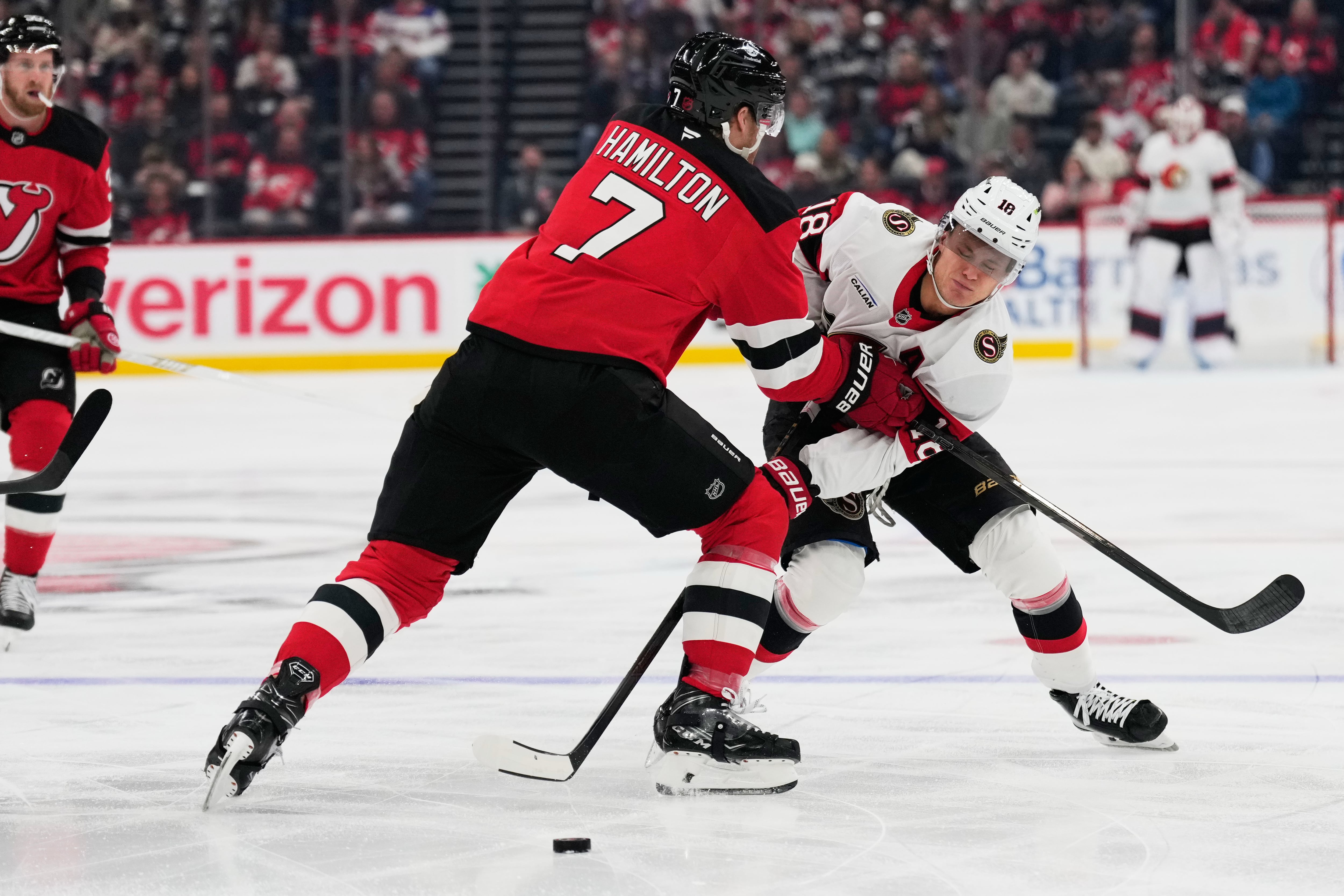 Tim Stützle and the Senators beat the Devils 4-1 to keep their hot start going