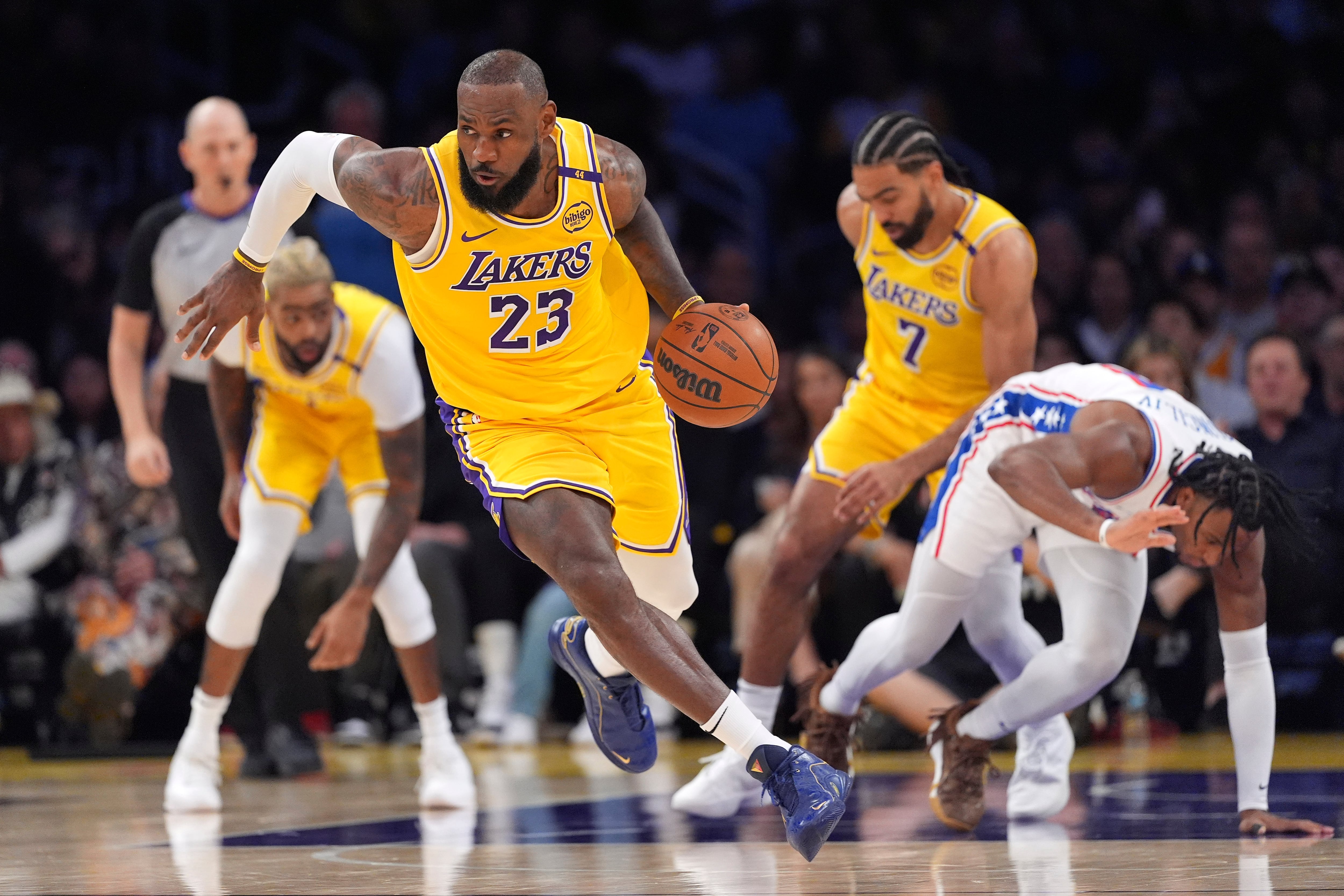 LeBron reportedly plans to film a 'Last Dance'-style documentary about his final season