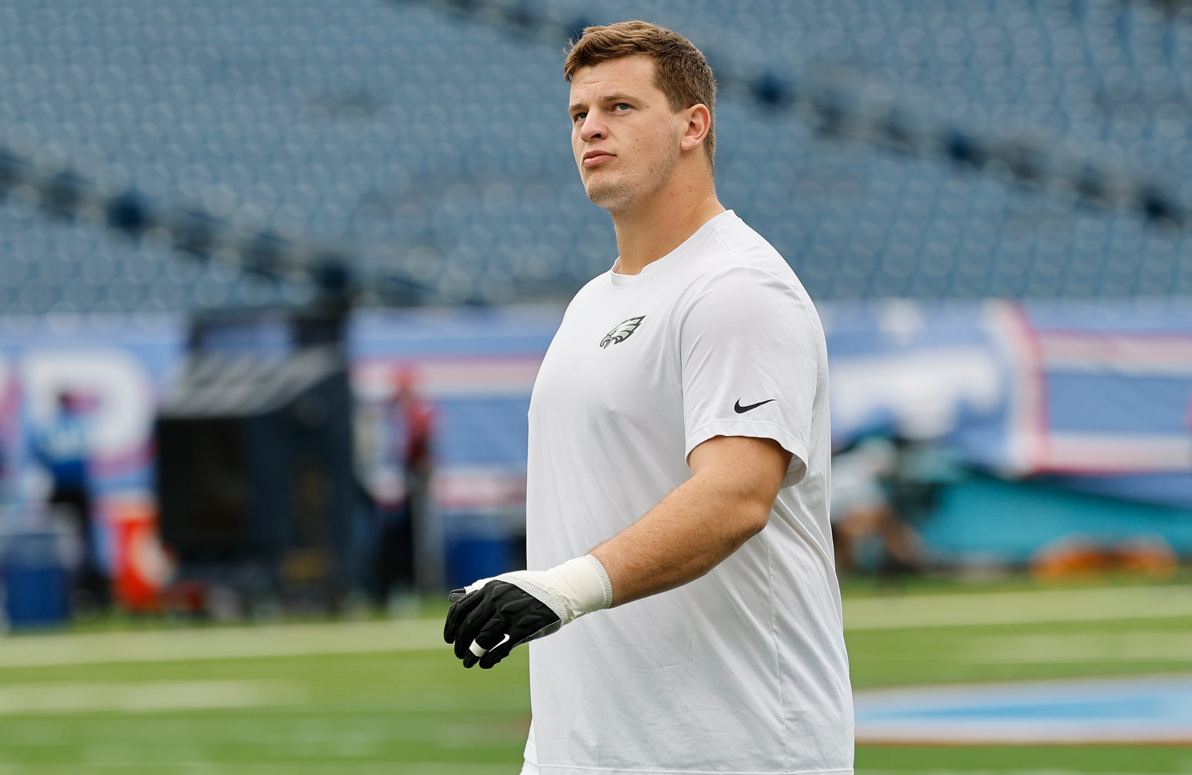 Drew Kendall Steps Into Starting Center Role for Philadelphia Eagles