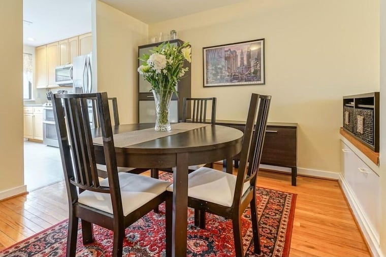 Fairmount house offers a great location near family-friendly Philadelphia sites.