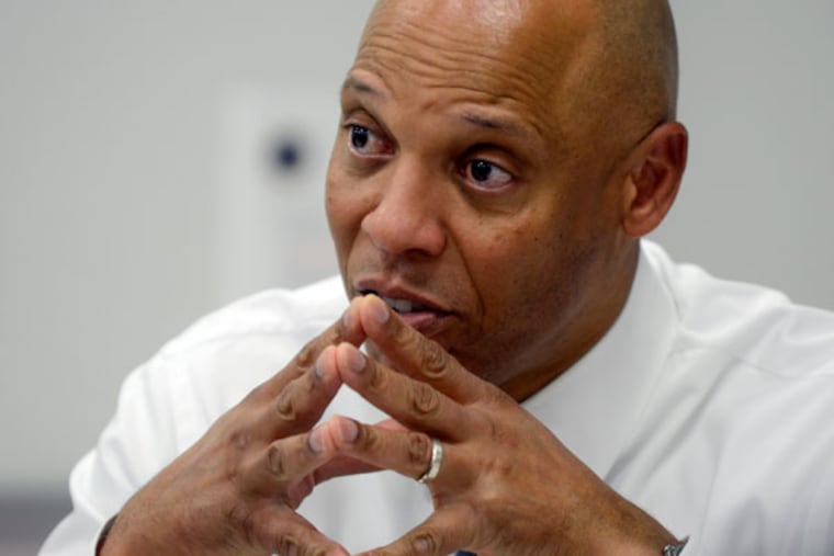 William R. Hite, Jr. (cq) had lunch and talked with district school students June, 26, 2012, as he was in town to meet the public as the second finalist for the Philadelphia School District's top job. ( TOM GRALISH / Staff Photographer )