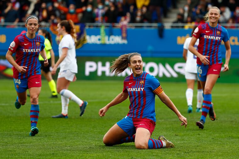 Alexia Putellas (center) leads Barcelona's women's team into the Champions League quarterfinals this week.