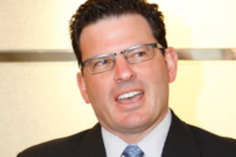 Paul Savidge of New Hope said he "would have liked to see a stronger actress" than Anne Hathaway, who plays Austen in "Becoming Jane."