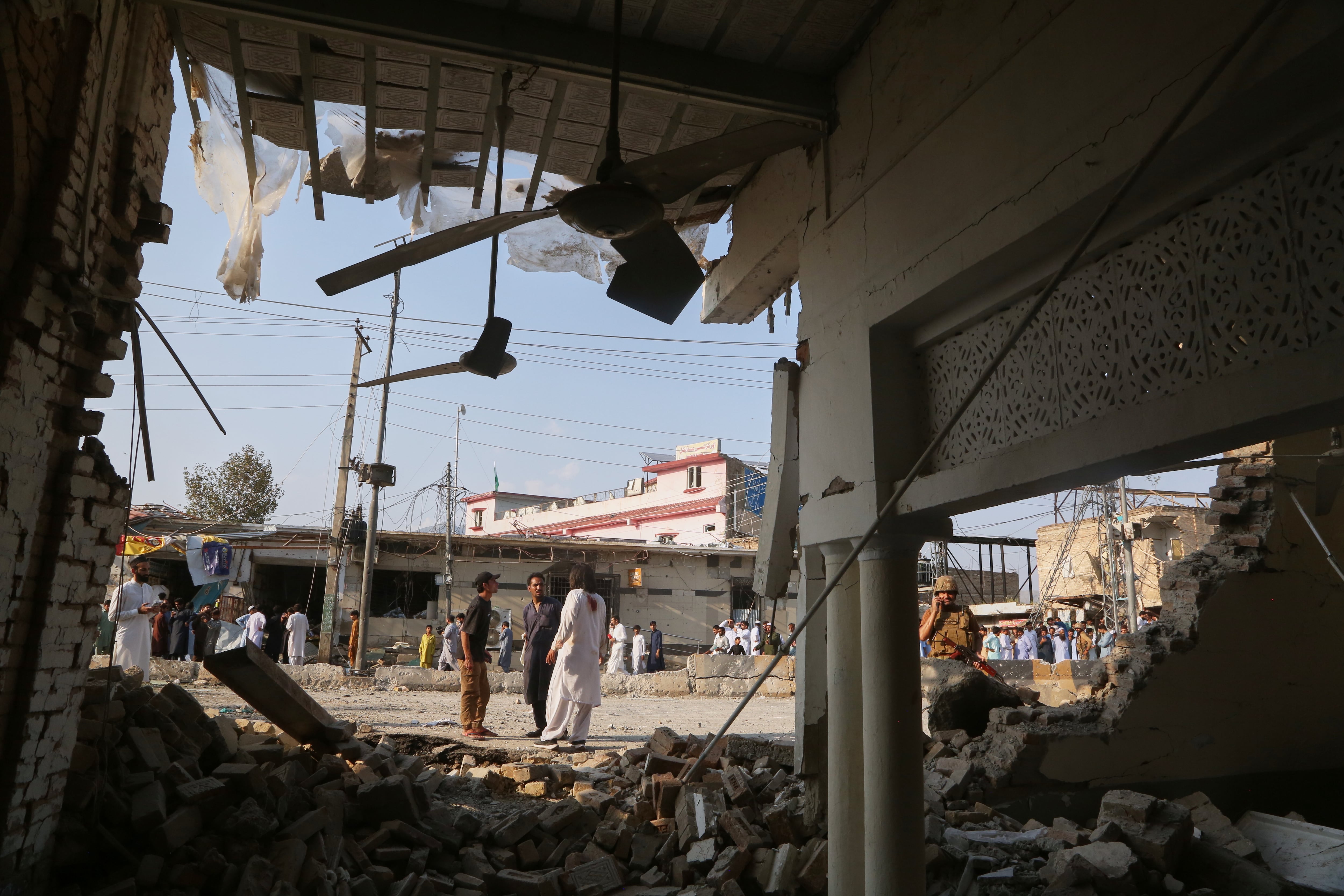 Pakistani Security Forces Conclude 20-Hour Standoff with Militants in Kohat