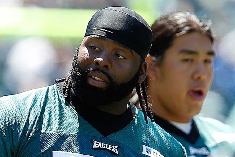 Eagles offensive lineman Jason Peters. (David Maialetti/Staff Photographer)