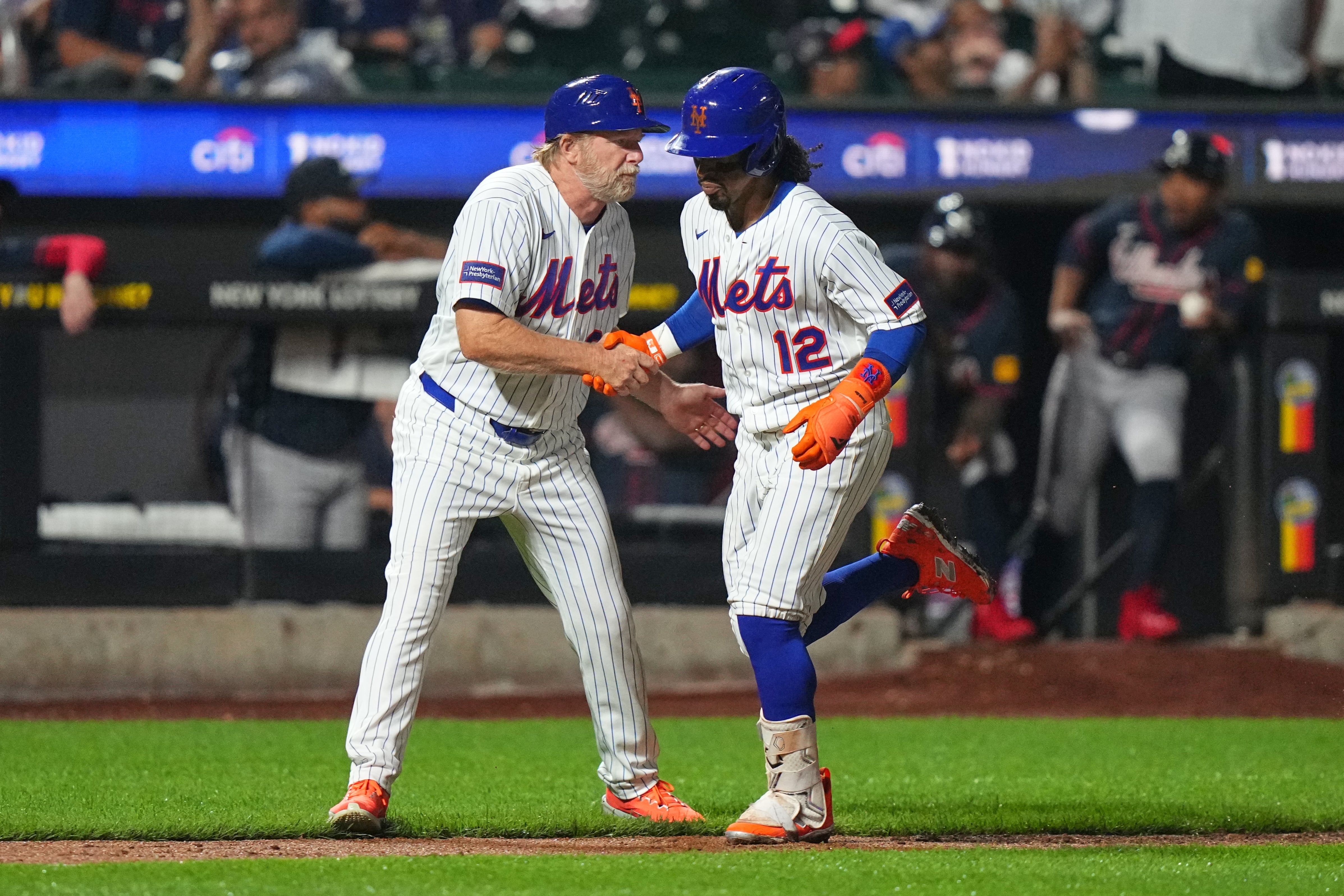 Francisco Lindor homers twice and drives in 6 as Mets pull away for 14-3 rout of Braves