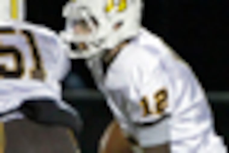 Delran's # 12 Justin McFadden runs the ball in the first quarter of the Delran at Florence H.S. football game on October 12, 2012. ( ELIZABETH ROBERTSON / Staff Photographer )