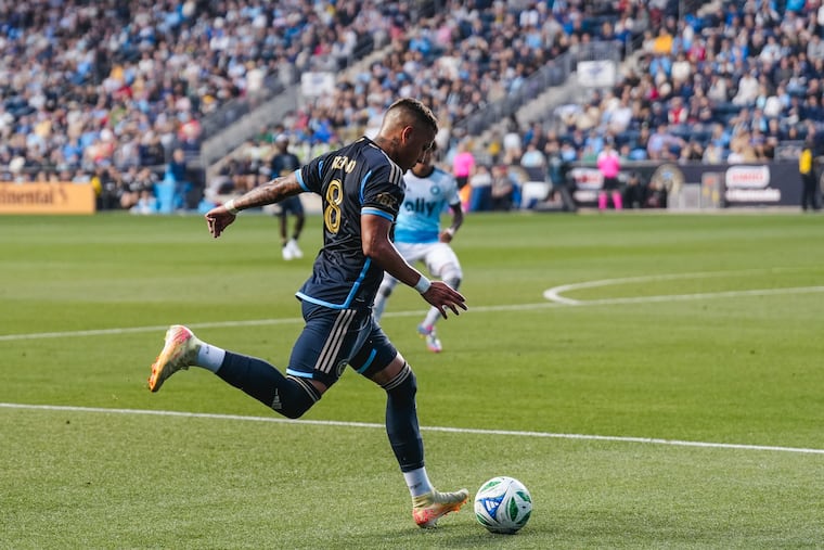 Jesús Bueno lines up a pass during the Union’s game against Charlotte on Saturday.