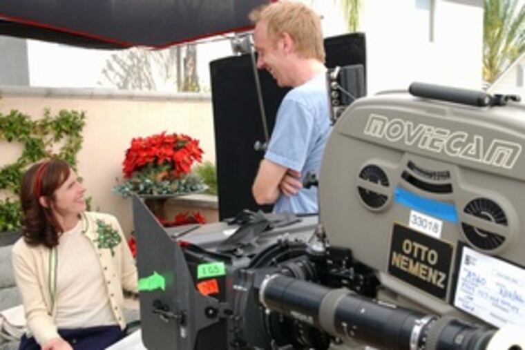Molly Shannon, director Mike White on the set of "Year of the Dog," a comedy with sad and strange currents. Also starring many dogs.