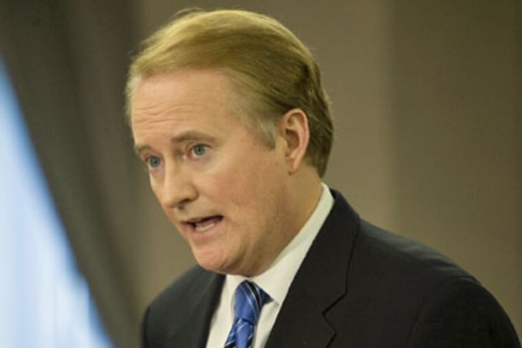 Former CBS3 anchor Larry Mendte speaks at a press conference after pleading guilty to hacking the e-mail of Alycia Lane. (Jessica Griffin / Daily News)