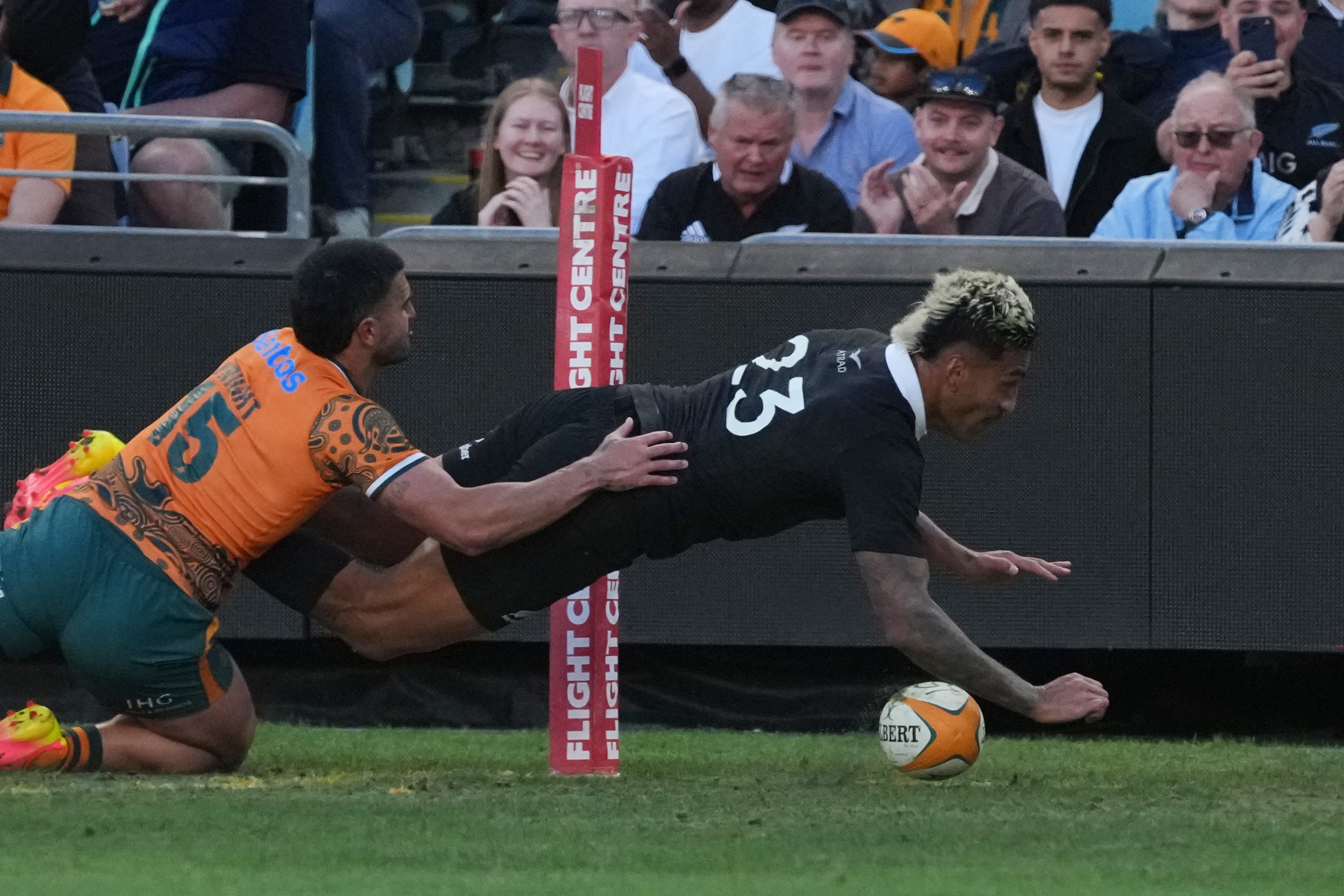 After a dominant 1st half, New Zealand beats Australia 43-21 in the 2nd Bledisloe rugby test
