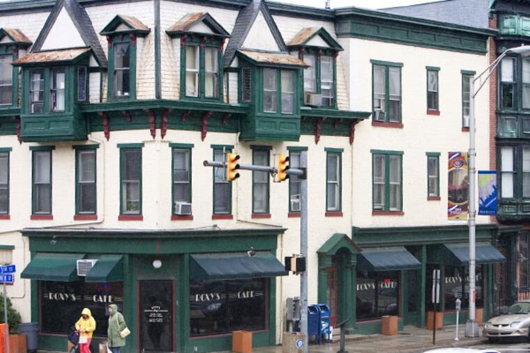 Roxy's Cafe at North and Third streets in Harrisburg, near the Capitol. must credit: (PAUL CHAPLIN/The Patriot News)