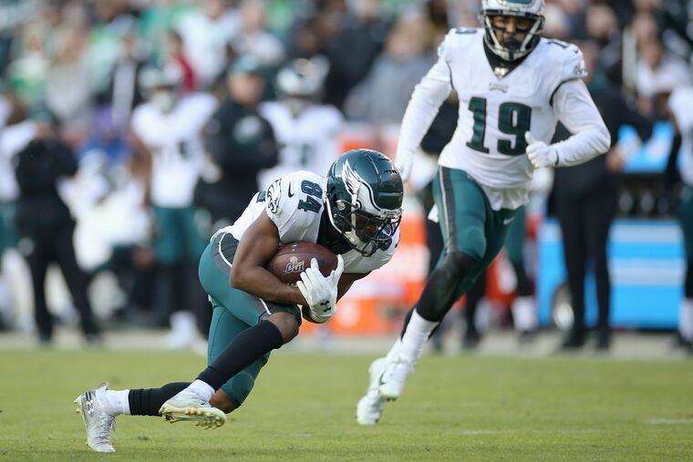Eagles wide receiver Greg Ward (84) makes a reception in the fourth quarter of the win at Washington.