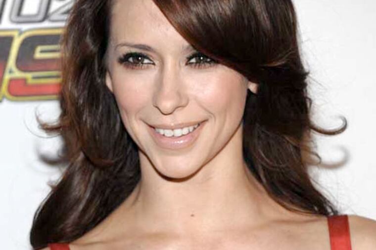 Actress Jennifer Love Hewitt arrives at the KISS FM Jingle Ball concert in Los Angeles on Saturday, Dec. 3, 2011. (AP Photo/Dan Steinberg)