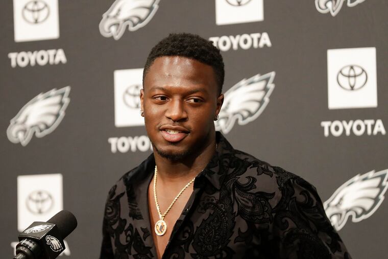 Jordan Howard could bring the inside running push Eagles fans have been hoping for. “Rugged, physical. Definitely setting the tone...I feel like I’m a blue-collar player and I feel like this is a blue-collar city," Howard said when describing his running style.
