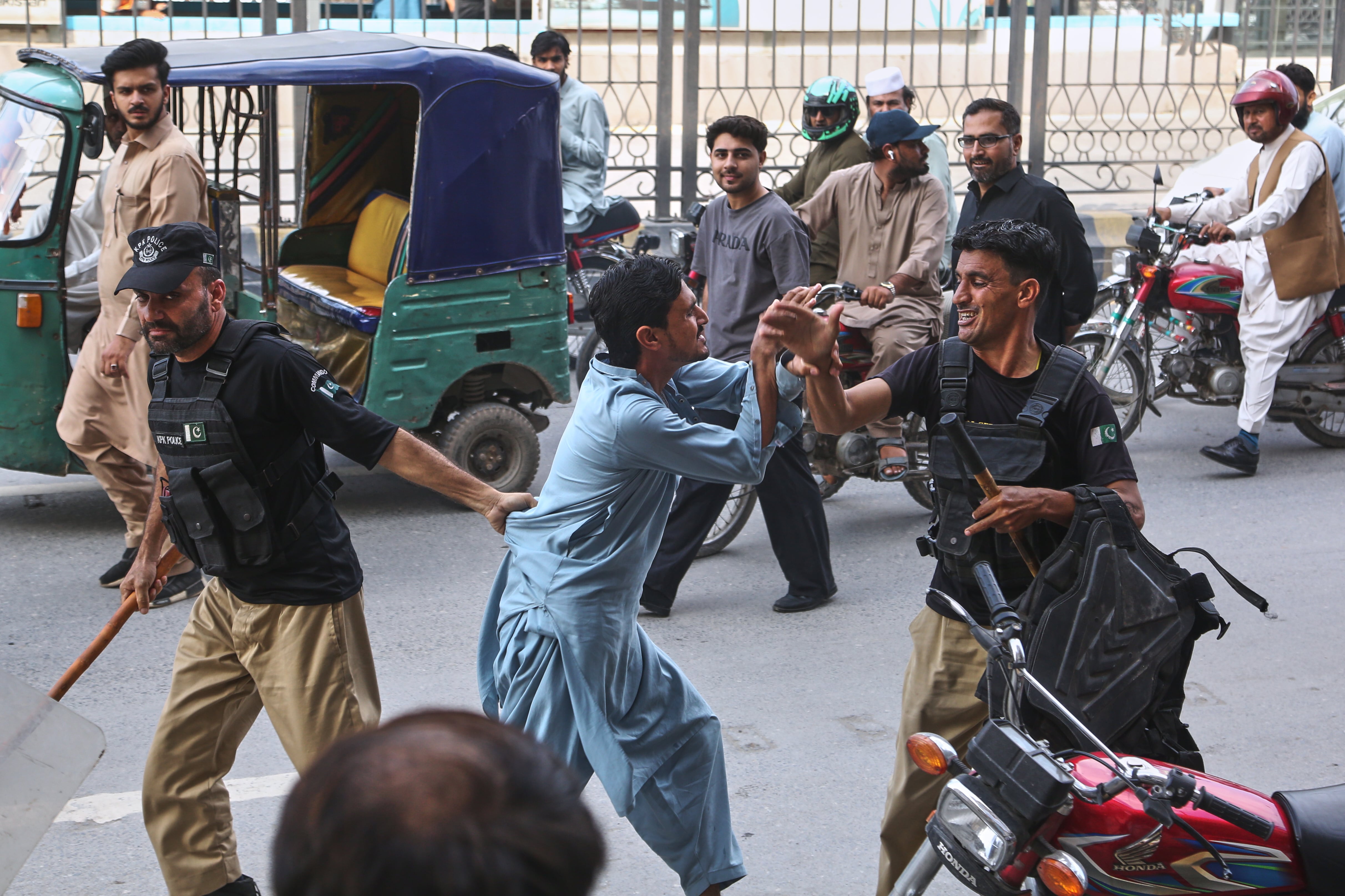 Pakistan accuses suspended provincial government of colluding with militants