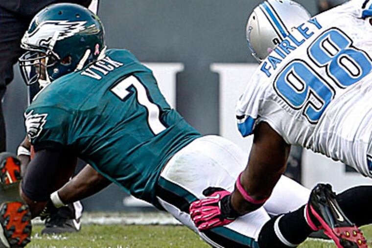 The Eagles squandered a fourth-quarter lead in a loss to the Lions. (Ron Cortes/Staff Photographer)