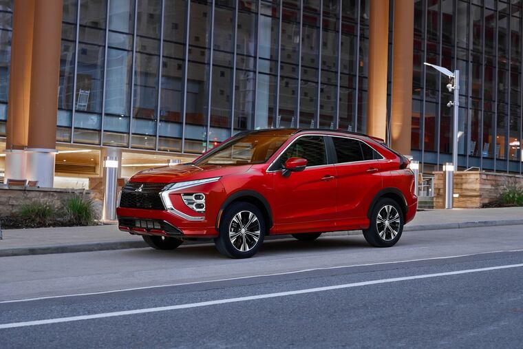 The 2022 Mitsubishi Eclipse Cross gets a facelift for 2022. Though Mitsubishi has generally brought us handsome vehicles, this one is handsome AND looks like a Nissan.