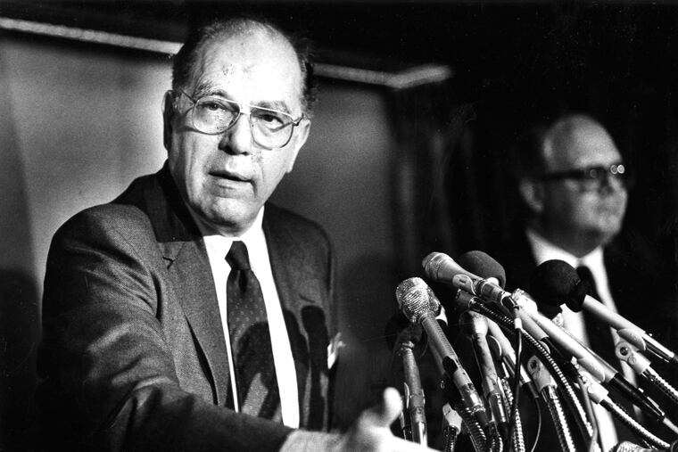 Lyndon La Rouche speaks at a news conference in 1988.