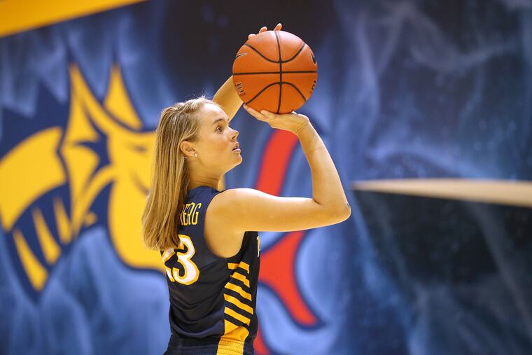 Drexel University women's basketball player Bailey Greenberg takes a shot at the Daskalakis Center in Philadelphia, PA on September 26, 2018. DAVID MAIALETTI / Staff Photographer