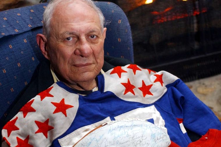 Pete Pihos, shown above in 2004, suffered from dementia in his later years. Pihos helped lead the Eagles to NFL titles in 1948 and 1949.ASSOCIATED PRESS