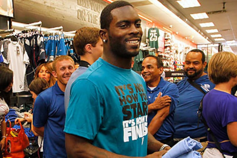 "I don't think I could have landed in a better city," Michael Vick said of Philadelphia. (Alejandro A. Alvarez/Staff Photographer)