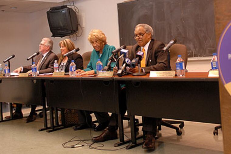 The Philadelphia Housing Authority board votes to turn over temporary control of the agency to the U.S. Department of Housing and Urban Development on Friday. Shown is the PHA board. (Tom Gralish / Staff Photographer)