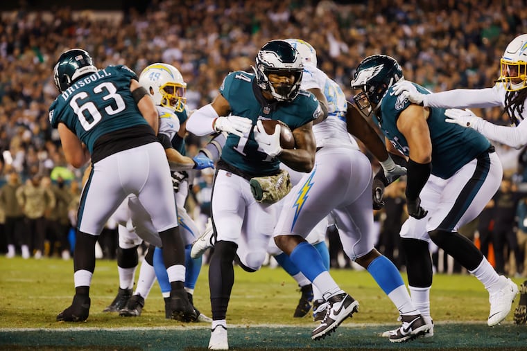 Philadelphia Eagles running back Kenneth Gainwell (14) scores a touchdown in the third quarter Sunday, November 7, 2021 at Lincoln Financial Field in Philadelphia.