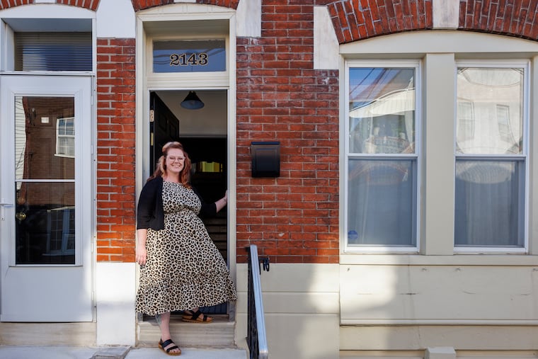 Teresa Nutter stands in the doorway of the South Philadelphia house she bought last month for almost nothing down thanks to strategizing by her real estate agent and mortgage broker.