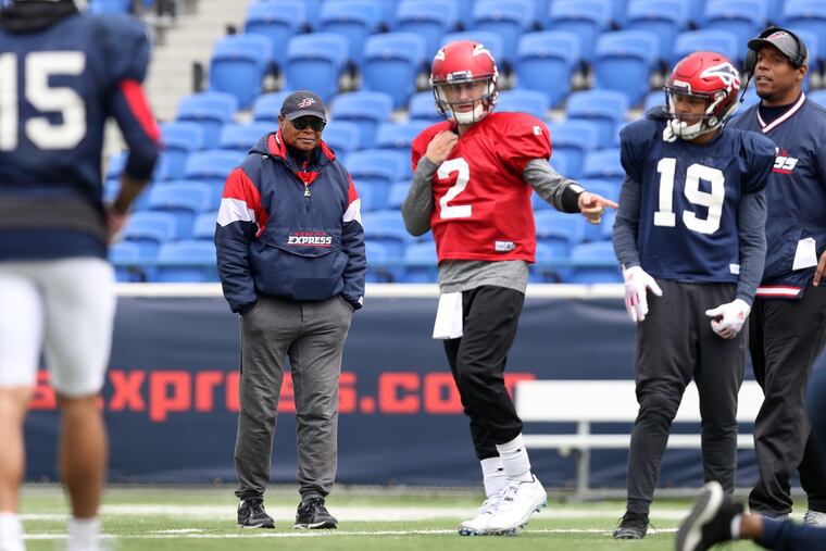 Memphis Express head coach Mike Singletary and quarterback Johnny Manziel during practice back in March. The Alliance of American Football will cease all football operations by Tuesday afternoon.