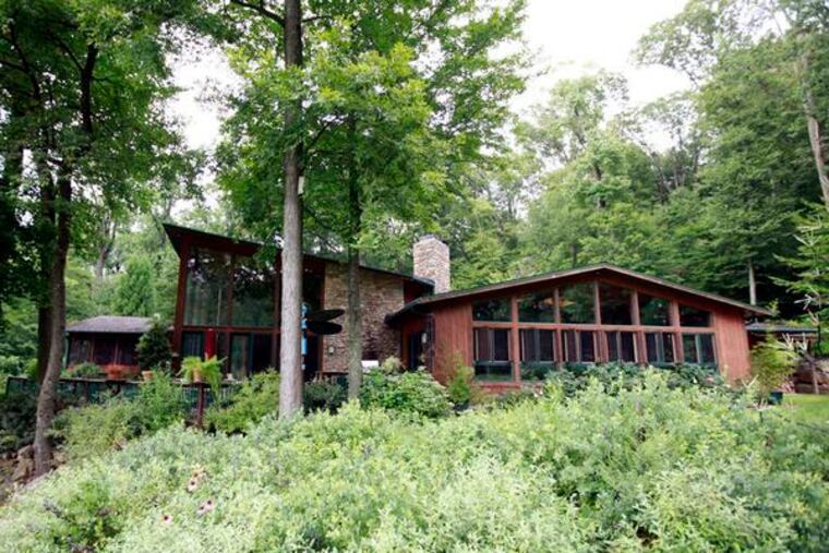 A home for sale on Davis Lane for $2.25 million in Chester Springs. (DAVID SWANSON / Staff Photographer)