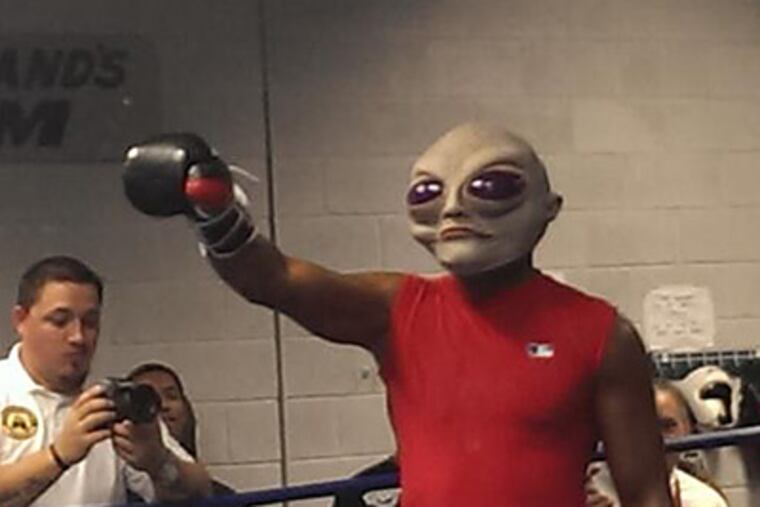 Bernard Hopkins wearing his new alien mask. (Photo via @GoldenBoyBoxing)