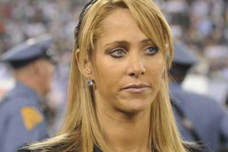 Ines Sainz, a reporter for Mexico's TV Azteca, who allegedly was sexually harassed after she wore skintight jeans in a locker room full of naked athletes. (AP)