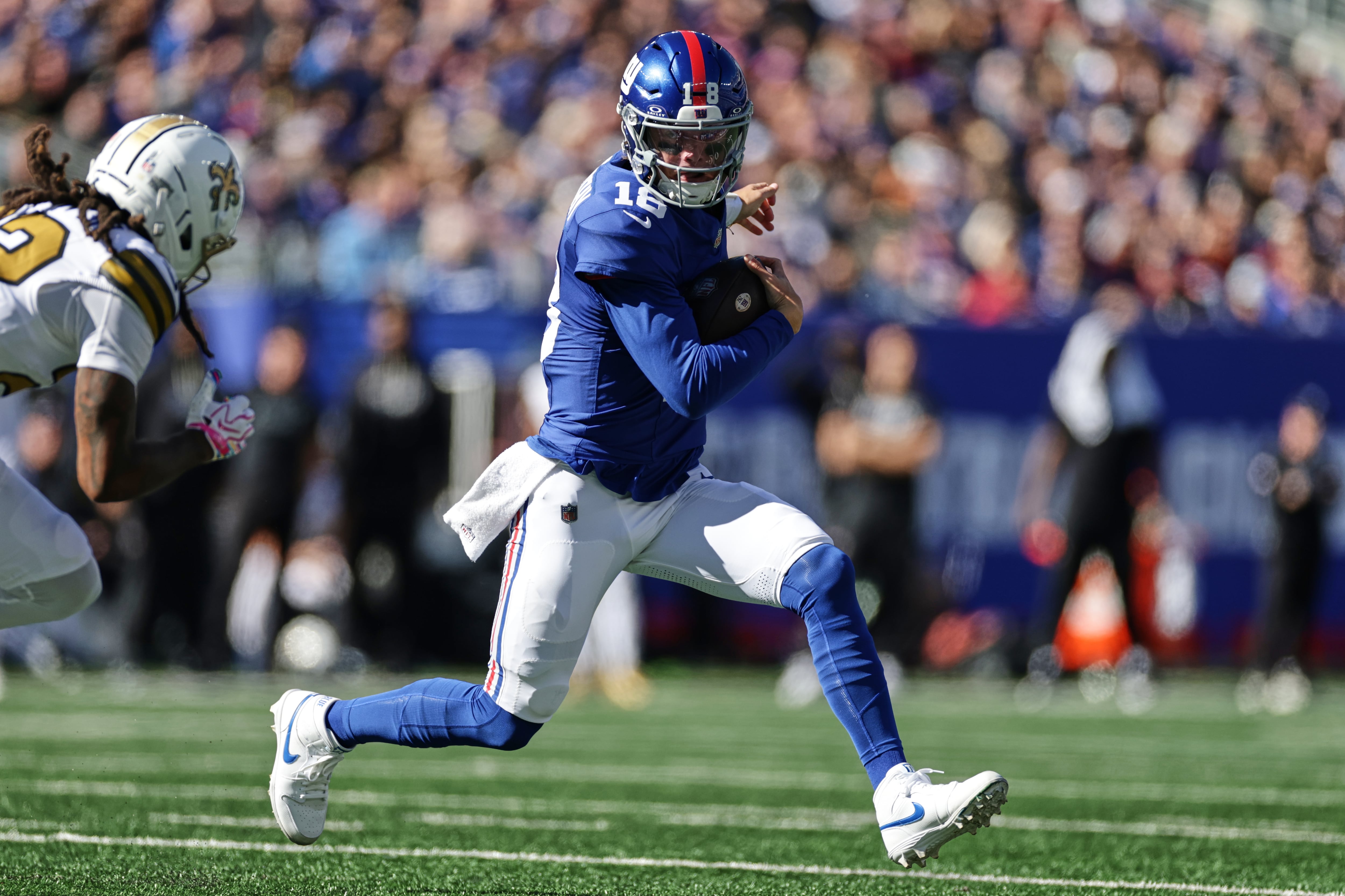 J.J. McCarthy replaces Jameis Winston as the Giants' quarterback late against the Saints