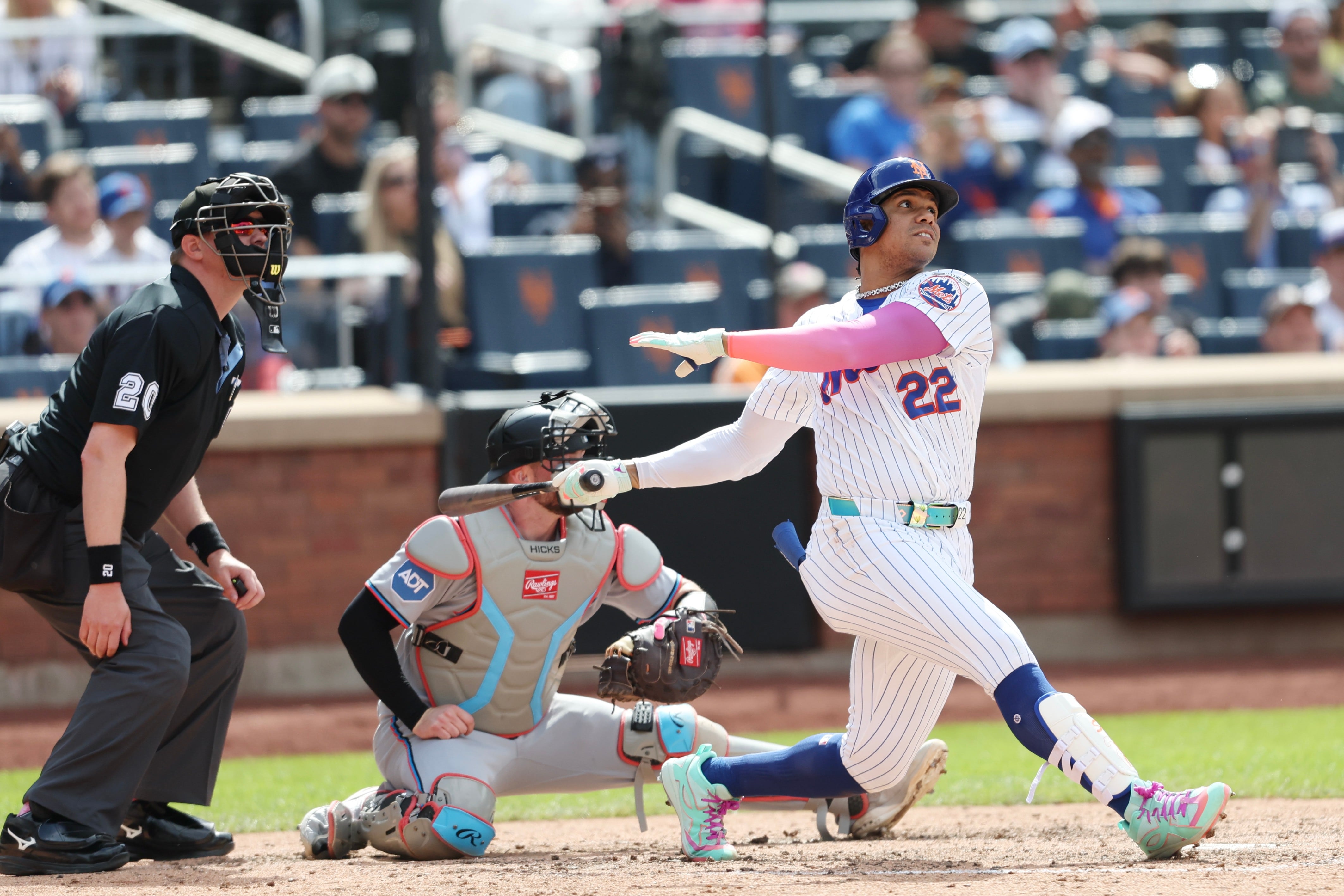 Soto's grand slam and Benge's leadoff homer help Mets pound Marlins 10-1 for 3-game sweep
