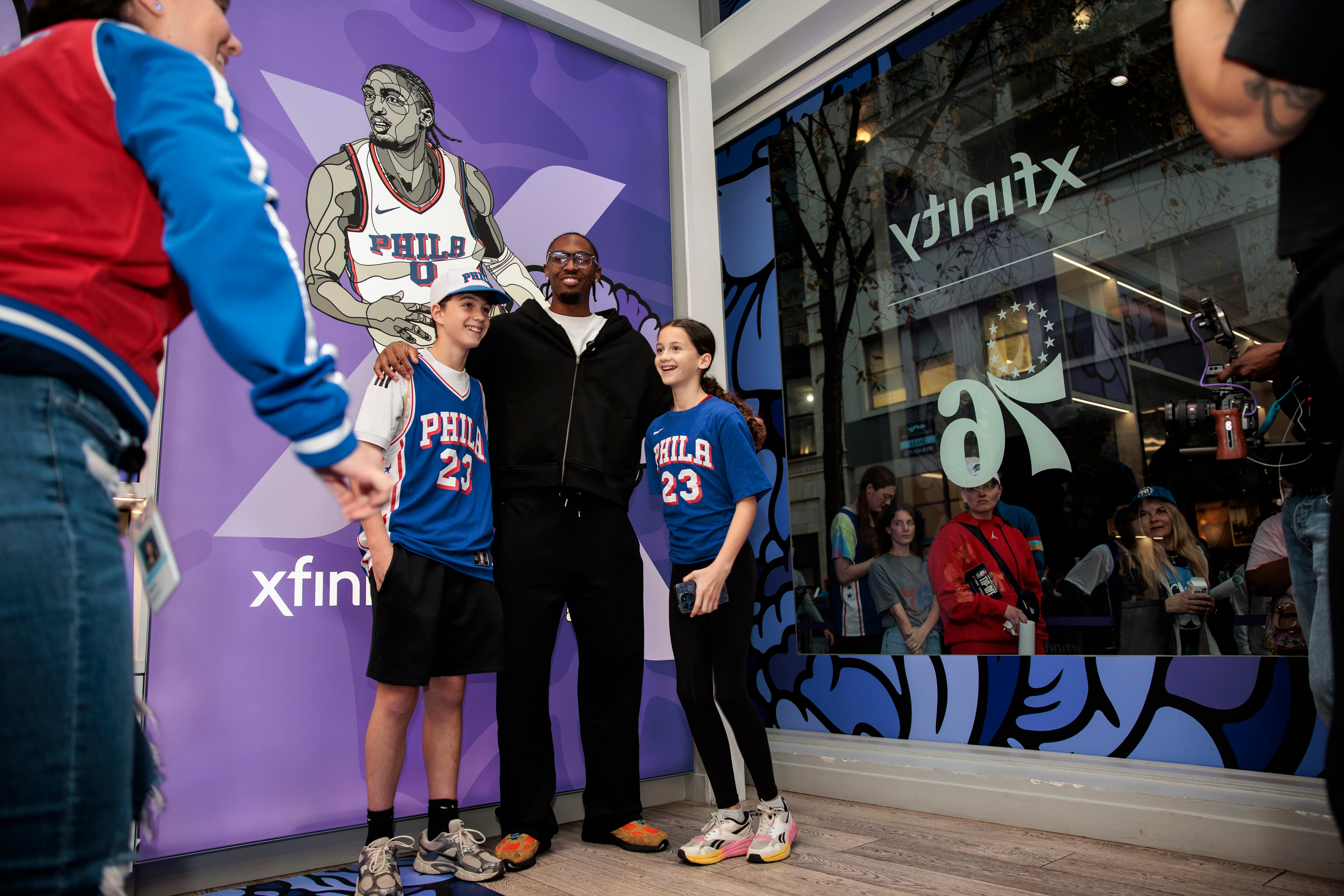 Sixers Fans Gather on Walnut Street for Xfinity NBA Tip-Off Event