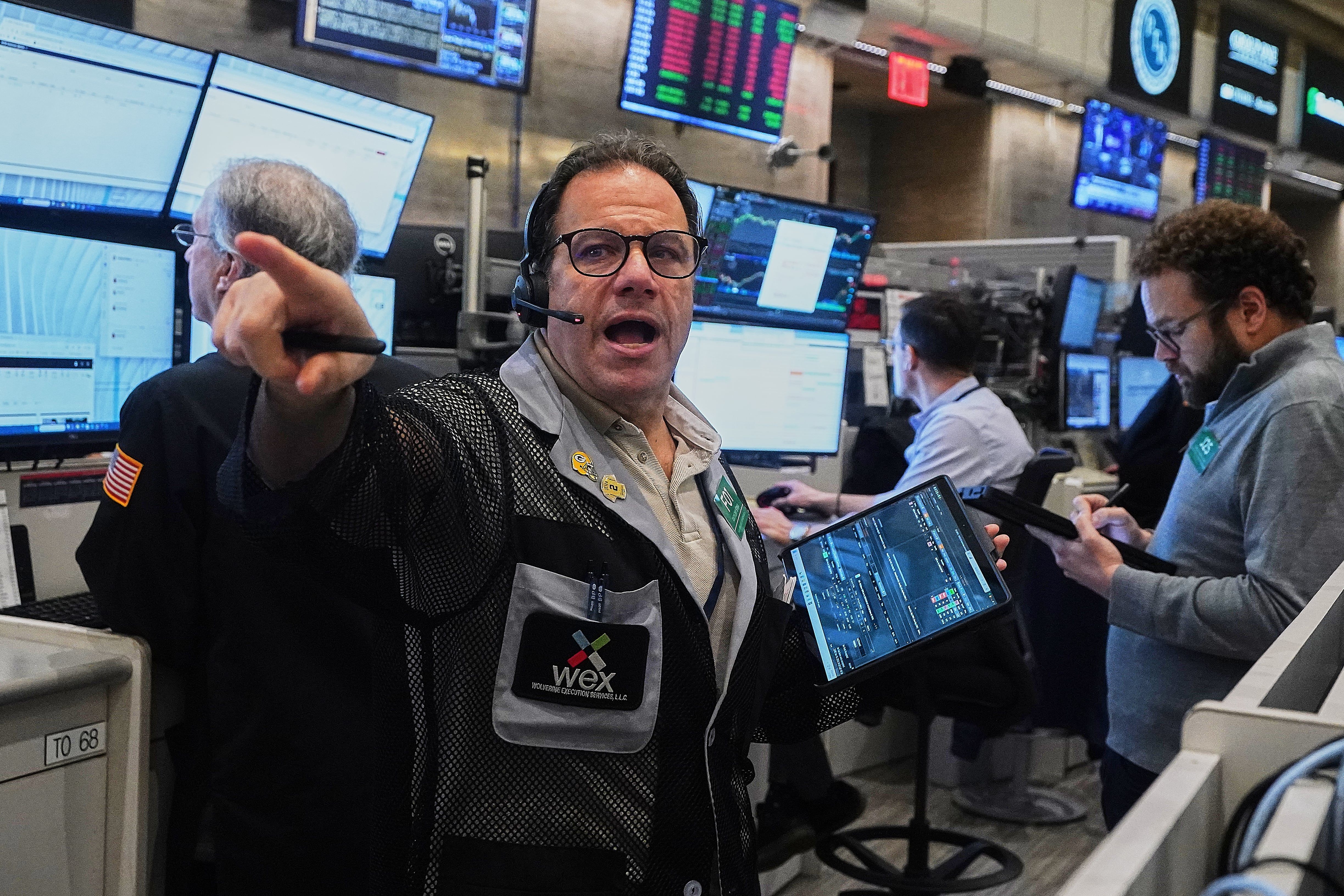 Sharp drops for AI stocks overwhelm markets worldwide as oil prices jump