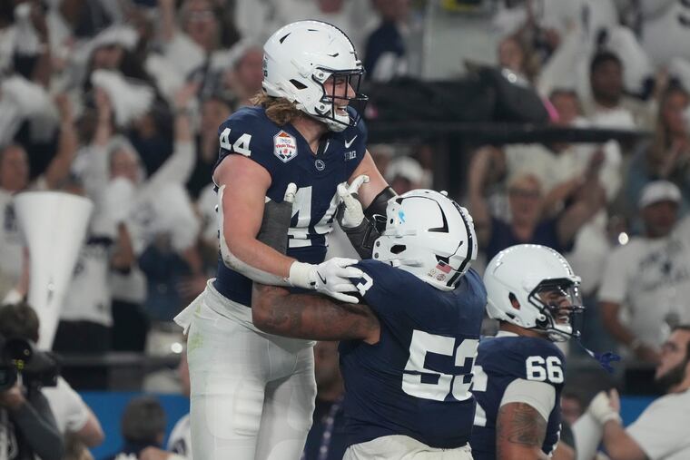 Penn State tight end Tyler Warren (44) celebrates his touchdown against Boise State during the first half of the Fiesta Bowl on Tuesday.