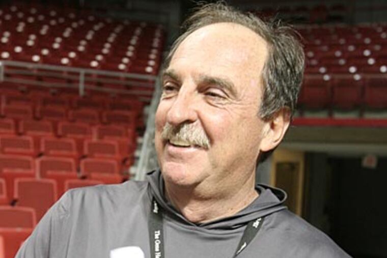 Temple head coach Fran Dunphy will be going for his 400th career win tonight. (Charles Fox/Staff Photographer)