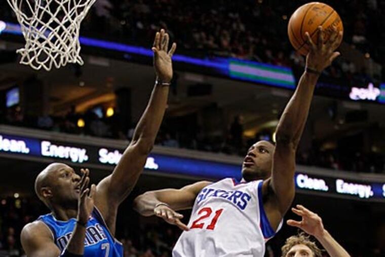 The Sixers scored a season-low eight points in the third quarter against the Mavericks. (Alex Brandon/AP)