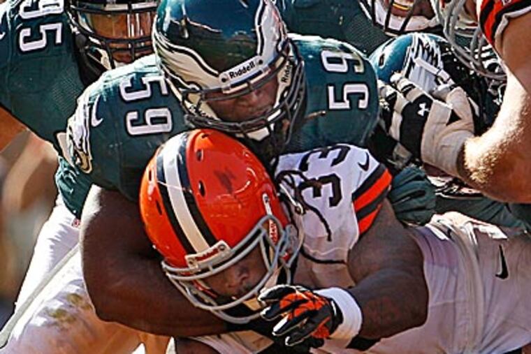 DeMeco Ryans played 60 of the Eagles' 62 defensive snaps against the Browns. (Ron Cortes/Staff Photographer)