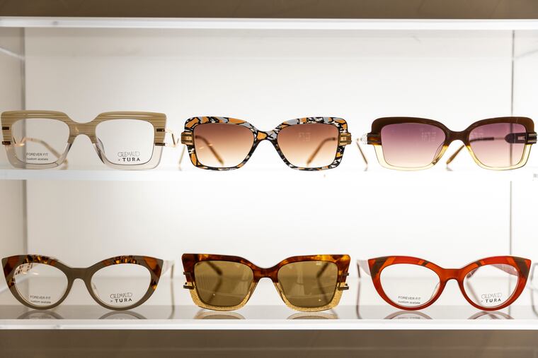 Eyeglasses made especially for Black women are now available  display picture 1